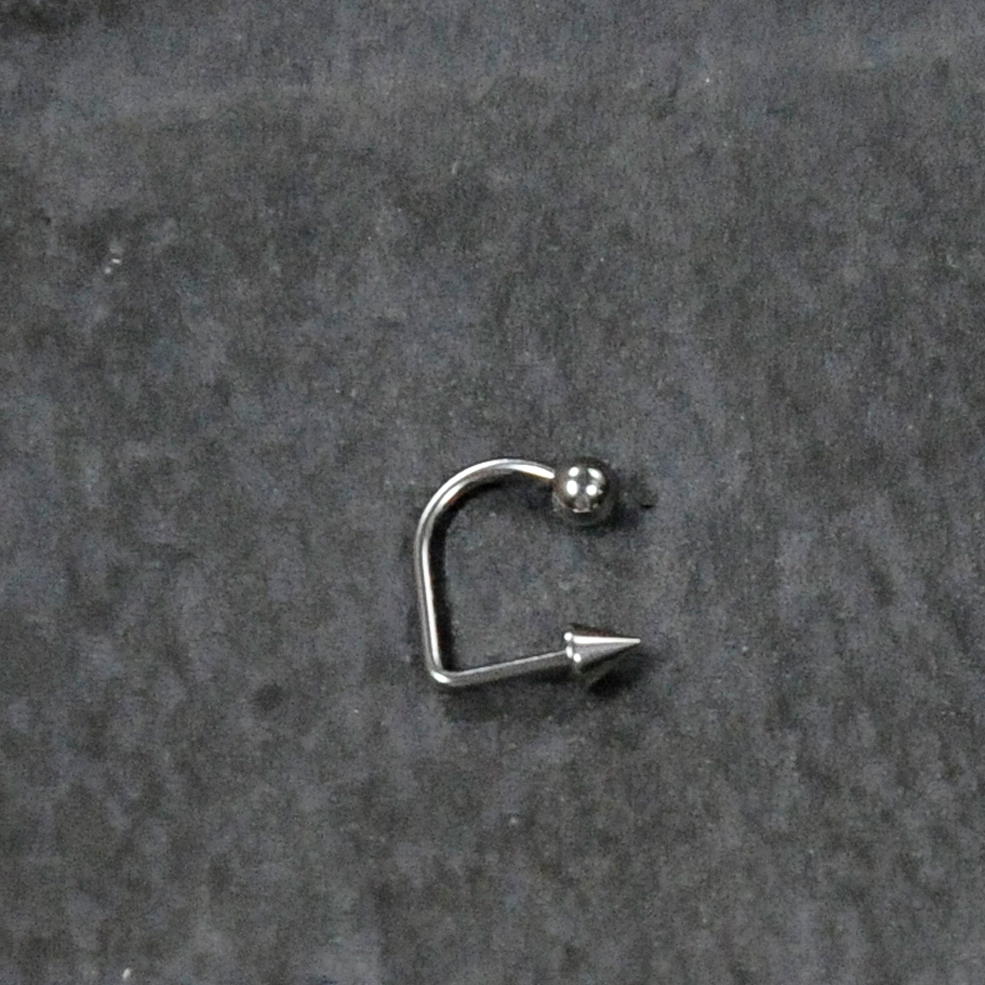 Labret con púa esférica LIPPYLOOP de acero inoxidable 14G