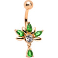 Pendiente de ombligo colgante de corona azteca anodizado en oro rosa con gema verde clara